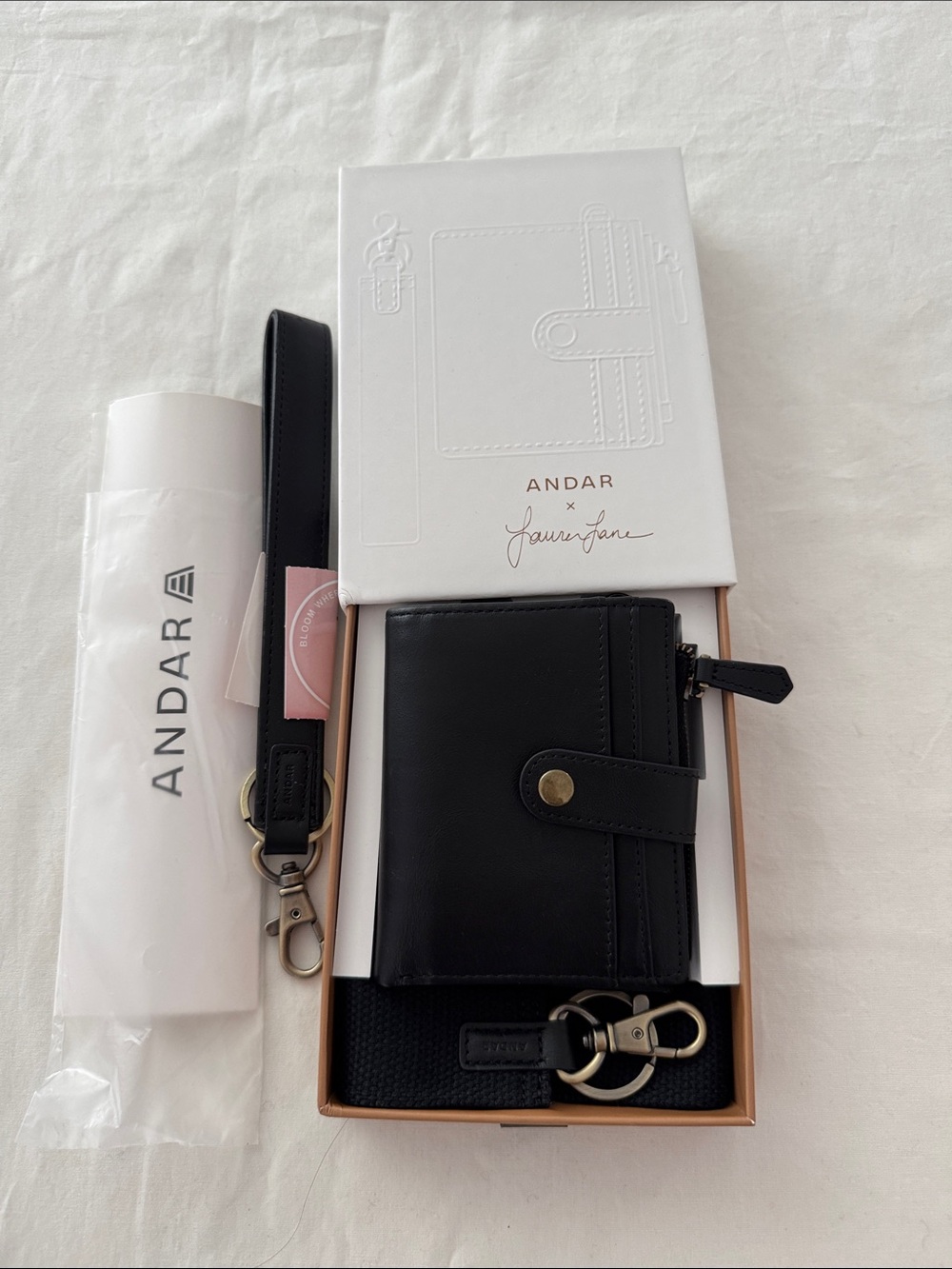 Andar Black Leather Lo Wallet with additional Leather Teether